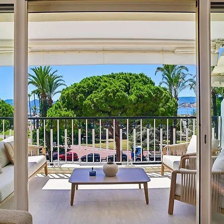 Lägenhet La Croisette Seafront - Terrace - 2br Cannes
